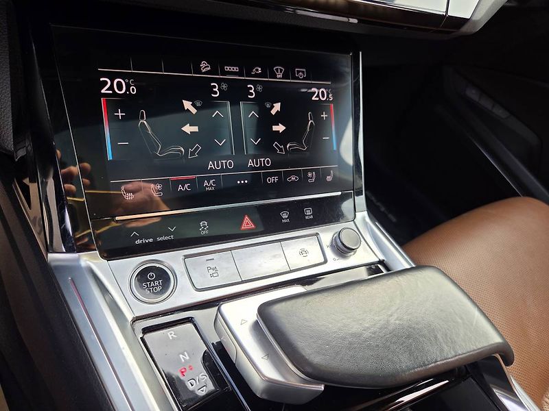 Audi e-tron (2021) Quattro 300kW Advanced - fotka 33 z 48