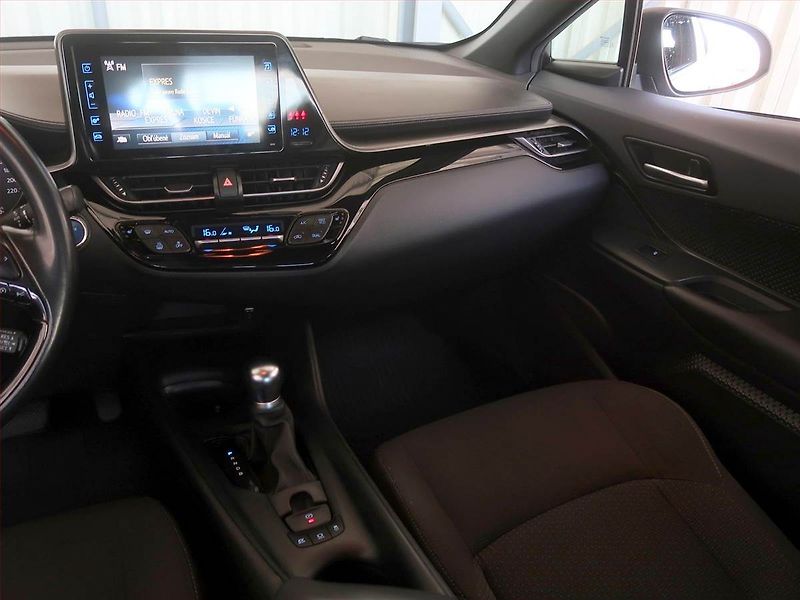 Toyota C-HR (2019) Style 1.8 Hybrid, Automat - fotka 8 z 18