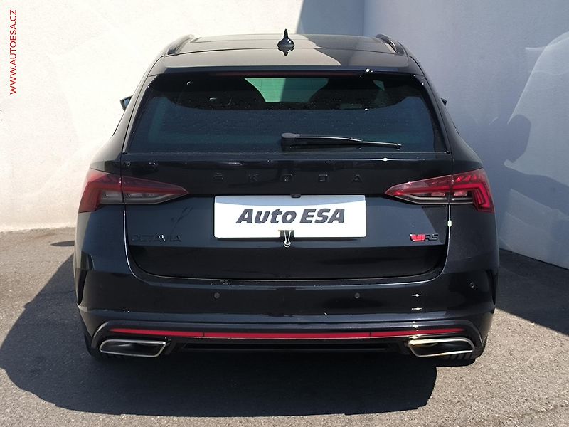 Škoda Octavia (2022) 2.0 TSi, RS, panor, Webasto - fotka 5 z 34