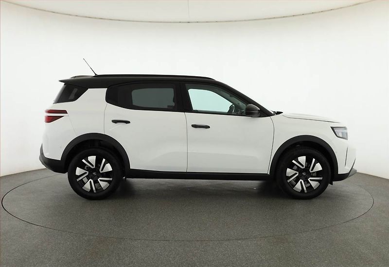 Opel Frontera (2025) 1.2 hybrid - fotka 6 z 20