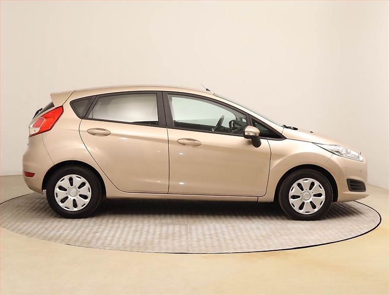 Ford Fiesta (2016) 1.5 TDCi, v dobrém stavu - fotka 6 z 16