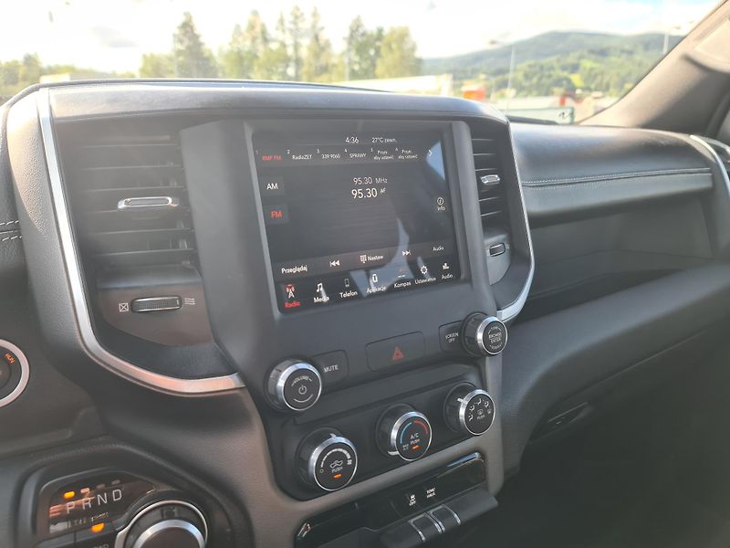 Dodge RAM 1500 (2022) 5.7 HEMI 4x4 BIGHORN LPG - fotka 45 z 67