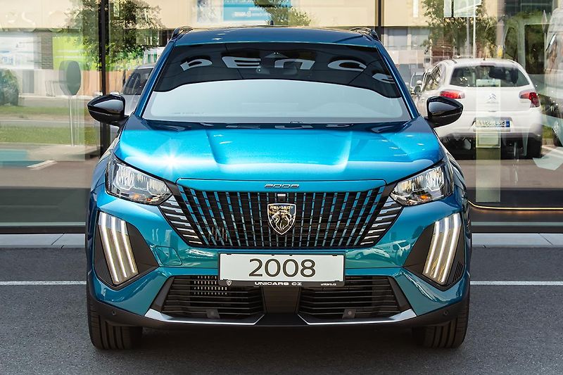 Peugeot 2008 (2026) 1,2 ALLURE Hybrid 110 e-DCS6 - fotka 2 z 19