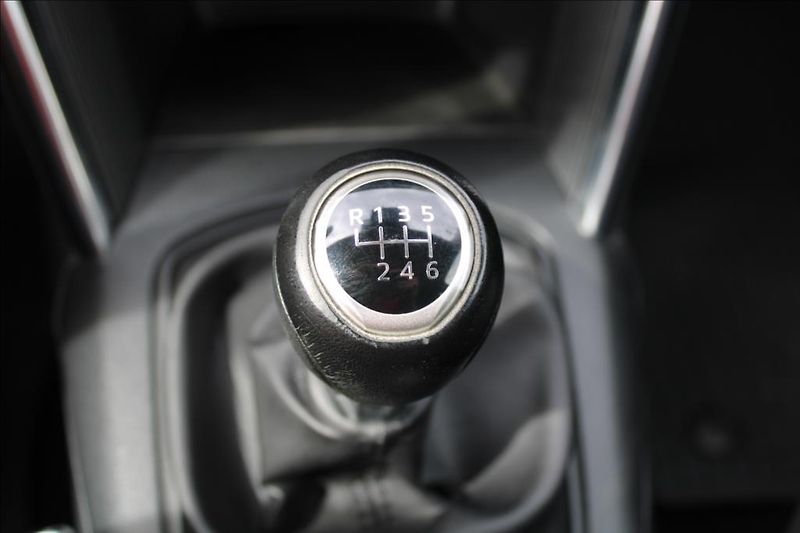 Mazda CX-5 2,2 D Skyactiv  NAVI,XENONY,ČR - fotka 21 z 31