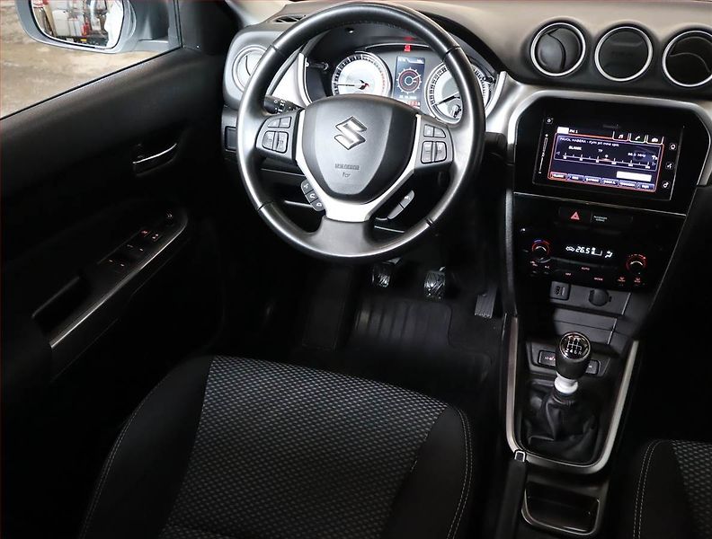 Suzuki Vitara (2021) 1.4 BoosterJet, ČR,1.maj - fotka 7 z 21