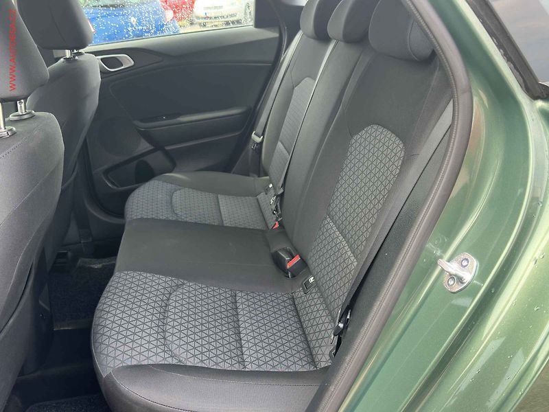 Kia Ceed (2023) 1.5i, 1.maj,ČR, AC, tempo - fotka 10 z 20