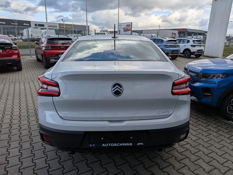 Citroën C4 X (2026) PLUS Hybrid 145 Automatic  - fotka 5 z 10