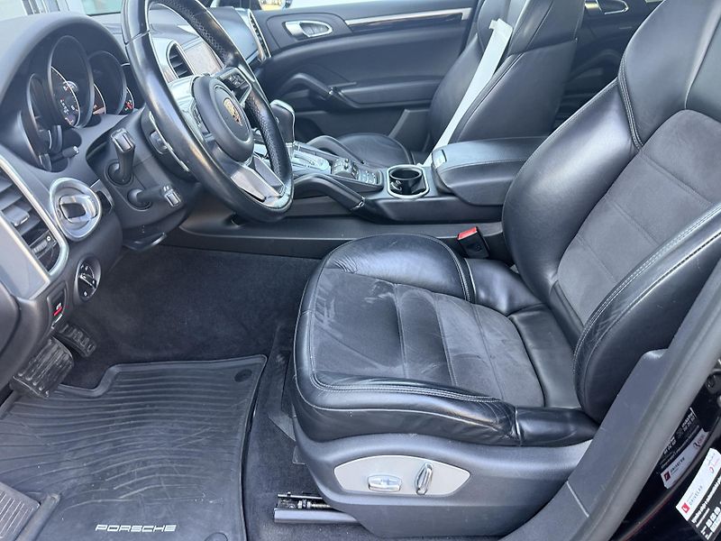 Porsche Cayenne 3.0 D Platinum Edition - fotka 14 z 42