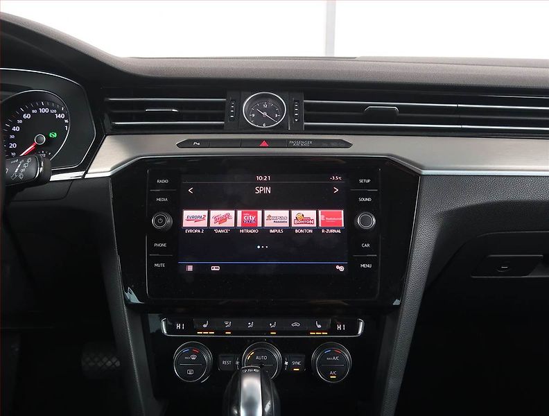 Volkswagen Passat (2017) 2.0 TDI, Automat, Kůže - fotka 12 z 16