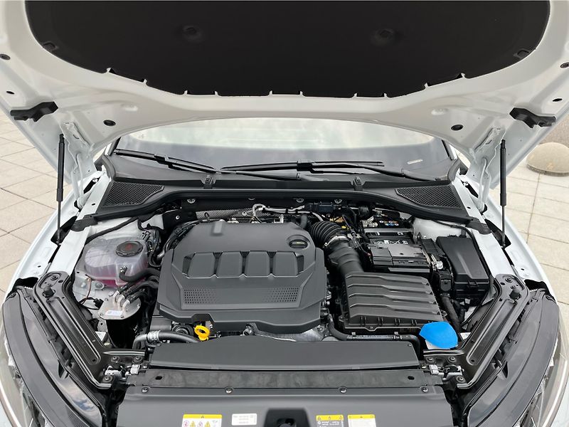 Škoda Octavia 2.0 TDi 110 kW SPORTLINE DSG - fotka 30 z 30