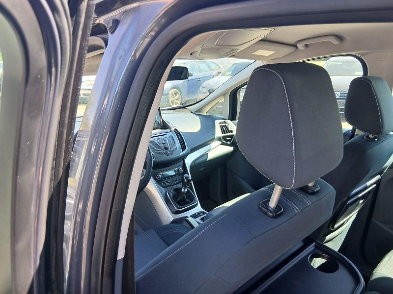 Ford C-MAX 1.6 TDCI, ALU, 6 rychlostí - fotka 28 z 39