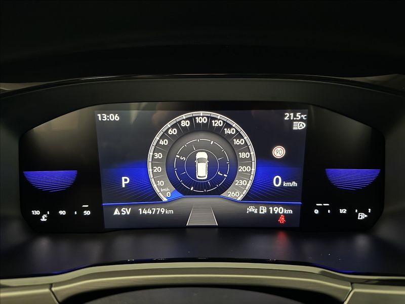 Volkswagen Touran 2,0 TDi  DSG Comfortline LED V - fotka 24 z 43