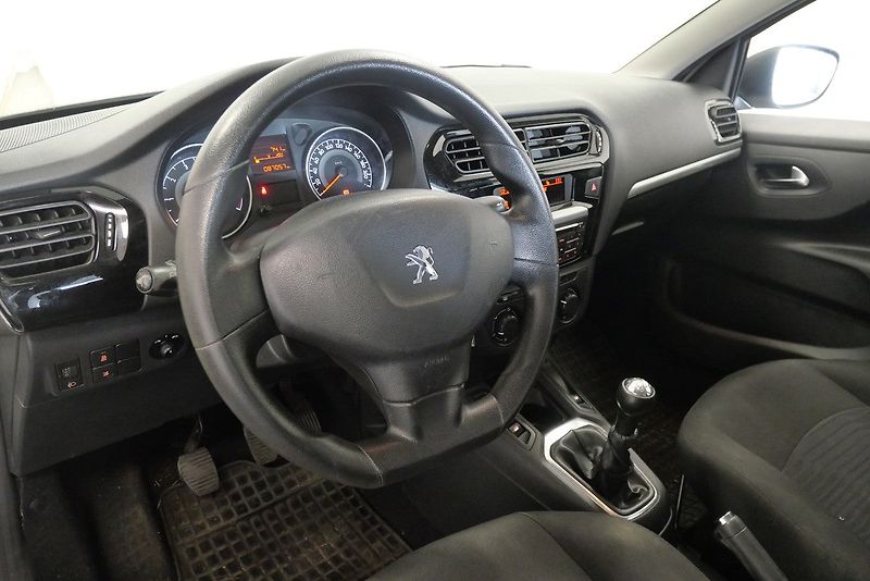 Peugeot 301 - fotka 13 z 19