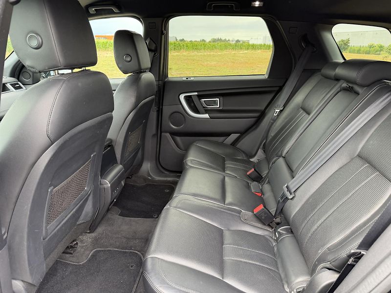 Land Rover Discovery Sport 2.2 TD4 4X4 XENON KŮŽE TAŽNÉ - fotka 32 z 44