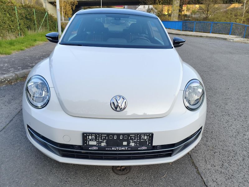 Volkswagen Beetle (2015) 1,2 TSI Club - fotka 9 z 33