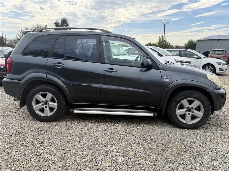 Toyota RAV4 2,0 D-4D 4X4 TAŽNÉ - fotka 4 z 22