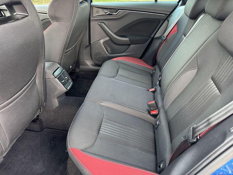 Škoda Kamiq (2021) 1.0 TSI DSG Monte Carlo - fotka 8 z 34