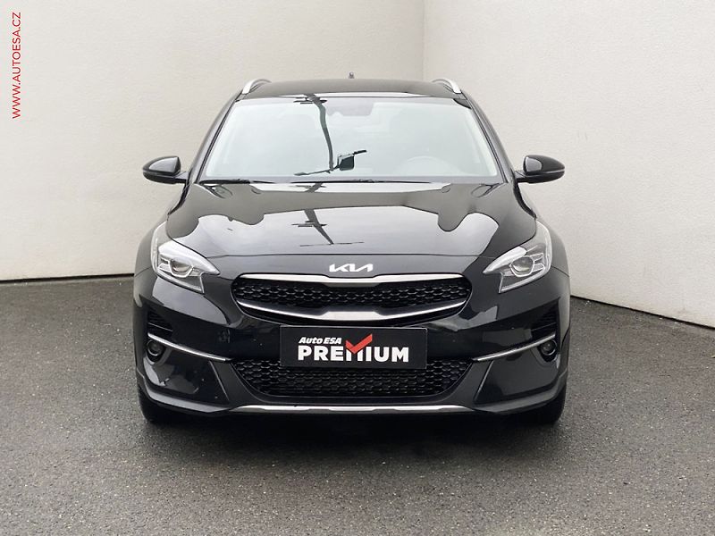 Kia XCeed (2021) 1.5 T-GDi, 2.maj,ČR, servis - fotka 2 z 3