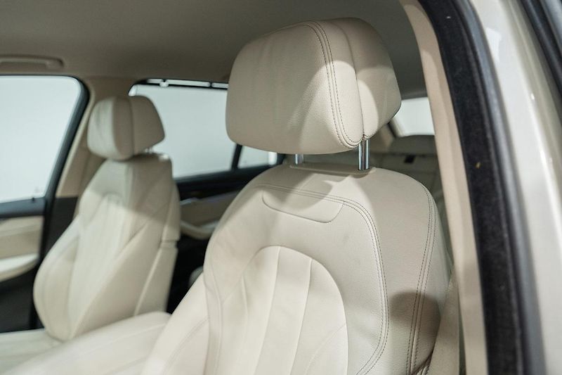 BMW X5 40e 2.0 180 kW xDrive - fotka 26 z 49