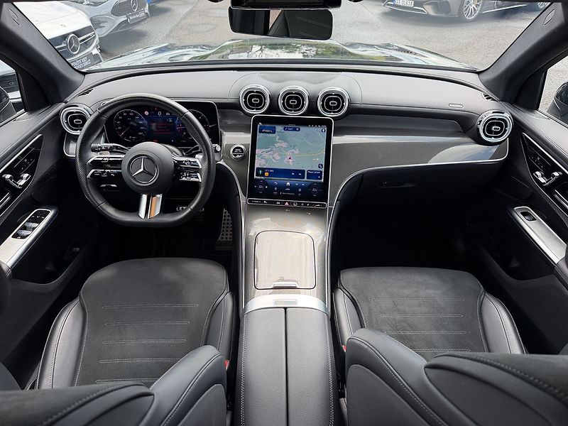 Mercedes-Benz GLC 220 d 4MATIC AMG - fotka 16 z 37
