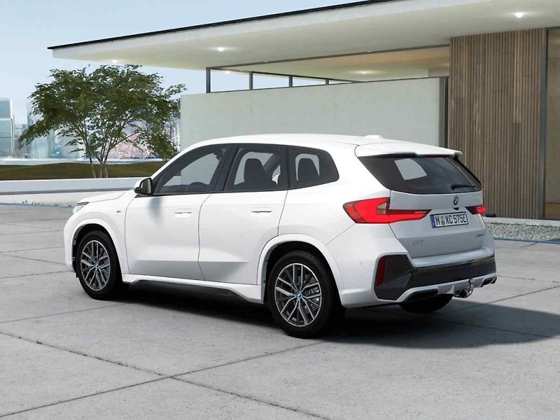 BMW iX1 - fotka 2 z 10