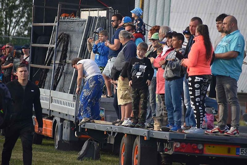 Kaskadéři z Flott Cascaders team předvedli v Bruntále své klasické autorodeo 25. června. V České Vsi vystoupí 28. června a v Bludově 1. července.