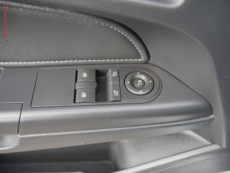 Opel Astra (2009) 1.6i, ČR, AT, AC - fotka 12 z 15