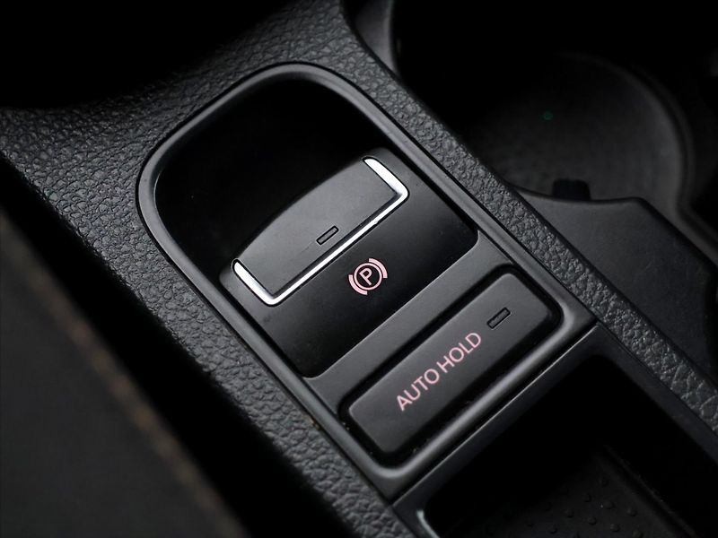 Volkswagen Sharan 2,0 TDI 135kW Comfortline DSG - fotka 31 z 39