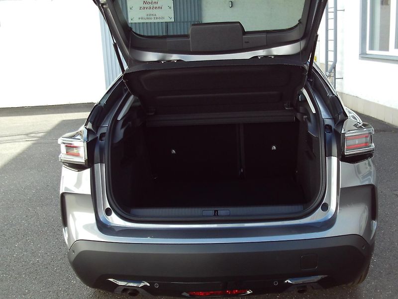Citroën C4 (2026) COLLECTION Hybrid 145k Automat - fotka 7 z 16