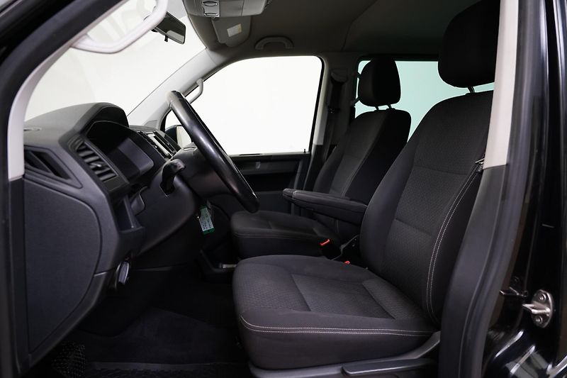 Volkswagen Multivan - fotka 11 z 26