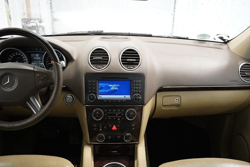 Mercedes-Benz GL 420 CDI 225kW,7MÍST,TOP VÝBAVA - fotka 17 z 32