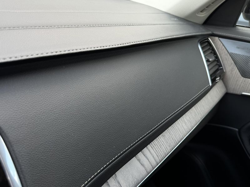 Volvo XC90 B5 (nafta) AWD VENTILACE +kola - fotka 25 z 50