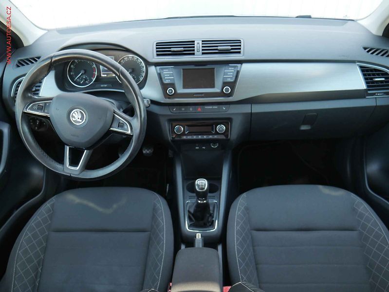 Škoda Fabia (2015) 1.2 TSI, ČR, LED, AC, temp - fotka 8 z 19