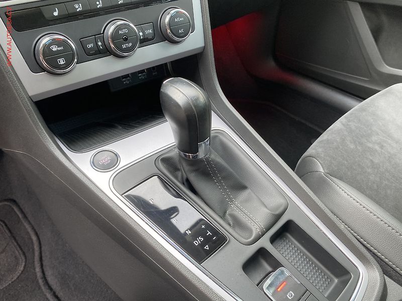 Seat Leon (2019) 1.5 TSi, Xcellence, DSG - fotka 16 z 19