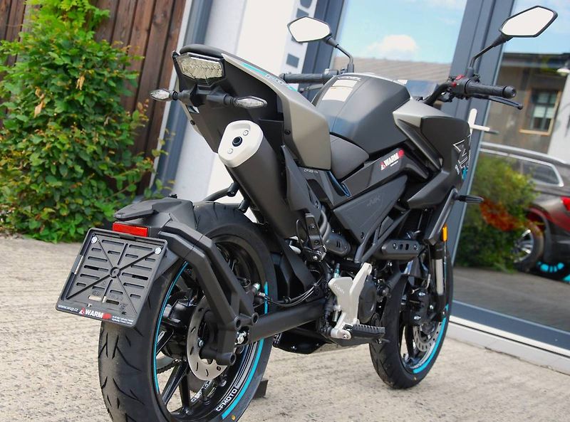 CFMOTO (2026) 125NK BLACK - fotka 19 z 25