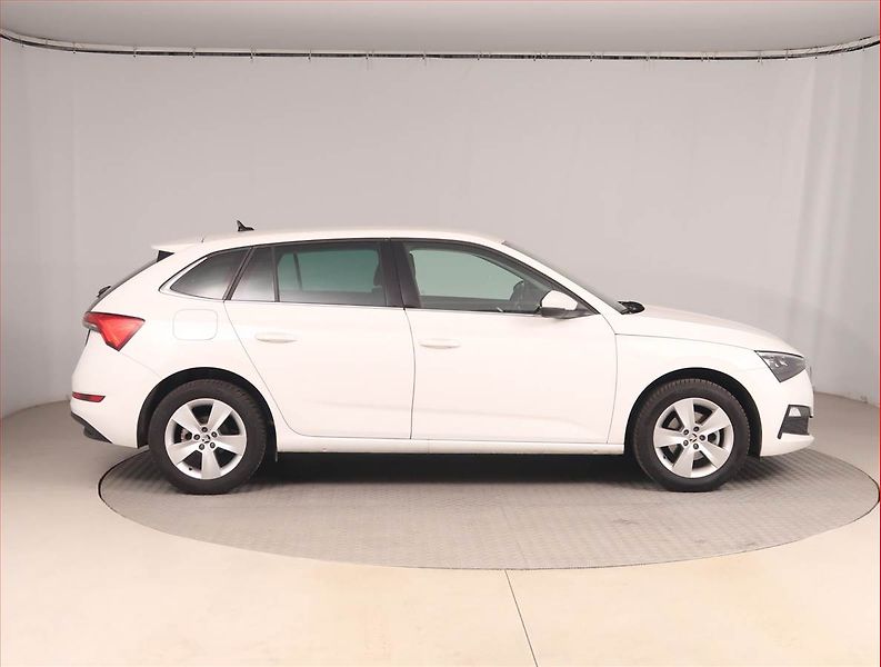 Škoda Scala (2023) 1.0 TSI, ČR,1.maj, Tempomat - fotka 6 z 17