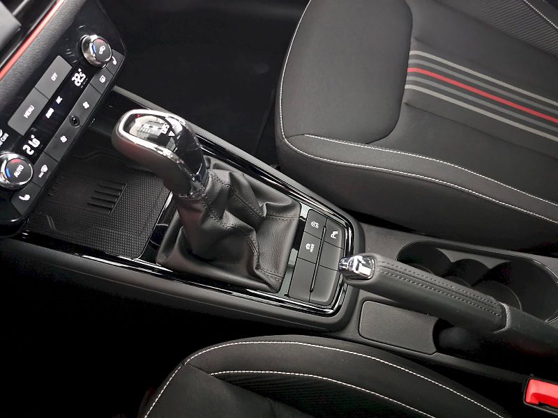 Škoda Kamiq (2025) 1.0TSi 85kW DSG MONTE CARLO TA - fotka 12 z 29