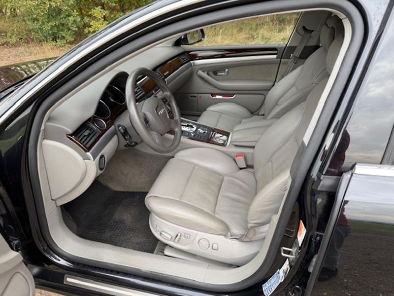 Audi A8 A8 L 4.2 FSI V8, quattro 257kW - fotka 13 z 47