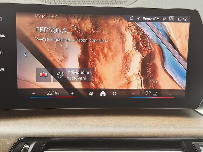 BMW X1 (2024) sDrive20i, panorama - fotka 34 z 35