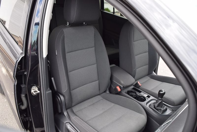 Volkswagen Touran (2017) 1.4TSI 110kw CLBMT TAŽ NAV APP - fotka 35 z 50