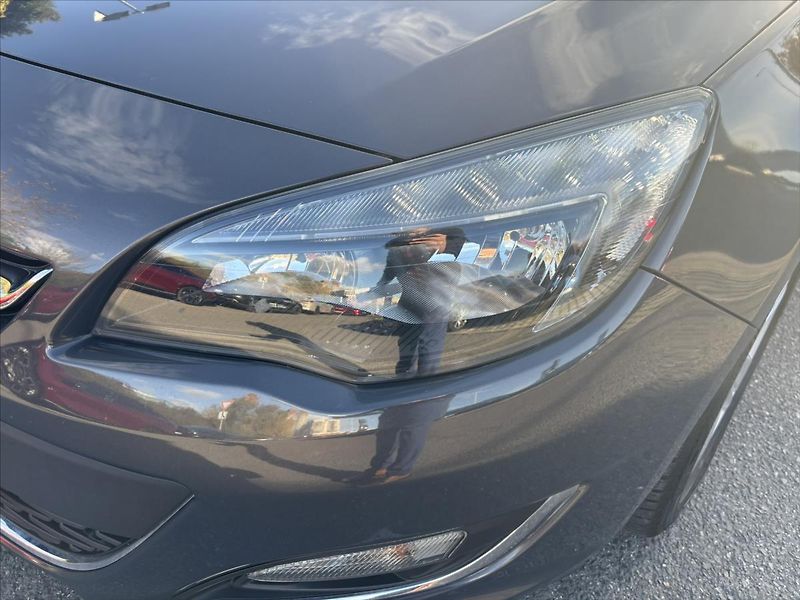 Opel Astra 1,7 CDTi 81kW Cosmo NAVI TAŽNÉ - fotka 31 z 34