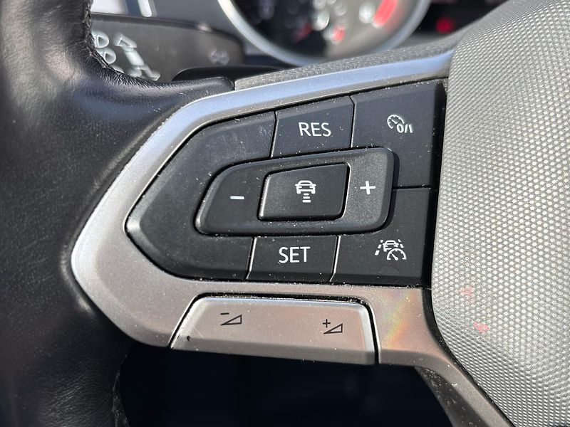 Volkswagen Passat ELEGANCE - fotka 23 z 27