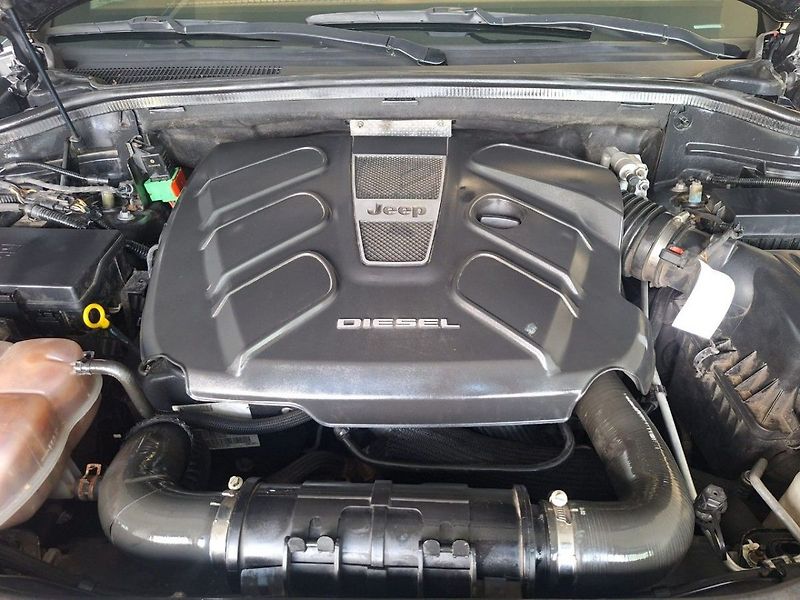 Jeep Grand Cherokee 3,0 V6 SUMMIT - fotka 13 z 20