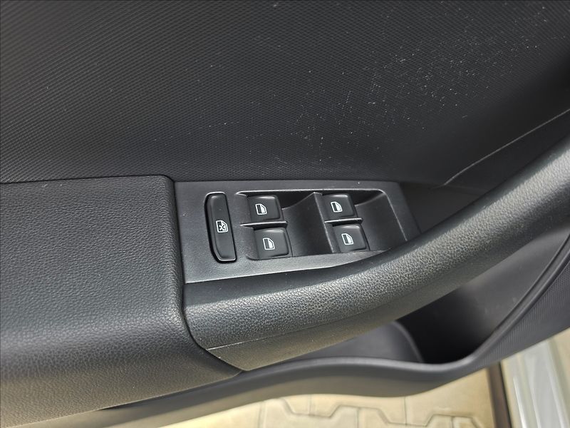 Škoda Rapid 1,2 TSi 77KW Monte Carlo ALU - fotka 14 z 42