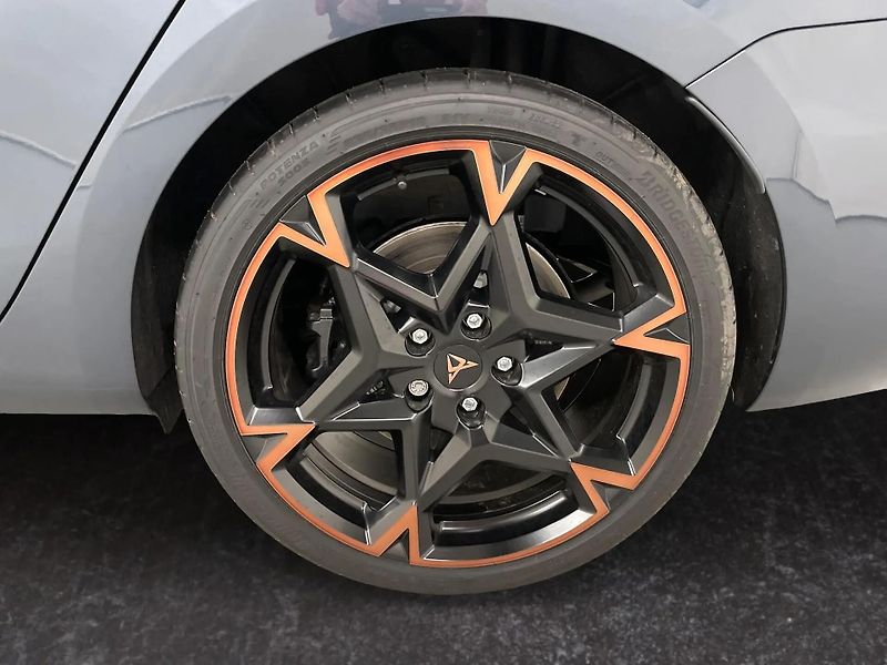 Cupra Leon (2026) VZ 245kW Immersive Matrix Taž - fotka 7 z 16