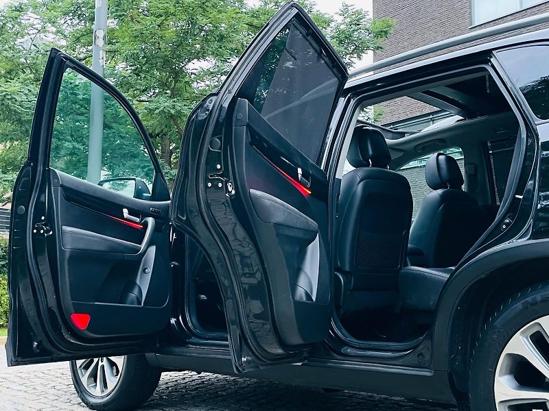 Kia Sorento 2.2D 4x4 AUT PANORAMA VÝHŘEV  - fotka 23 z 51