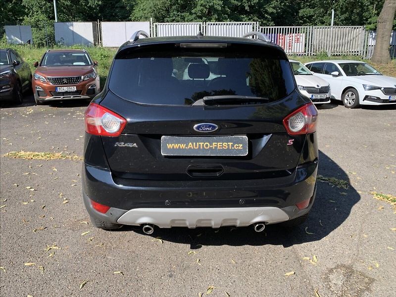 Ford Kuga 2,0 TDCI 4x4 - fotka 7 z 21