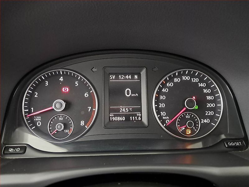 Volkswagen Touran (2012) 1.4 TSI, Automat, Navi - fotka 11 z 17