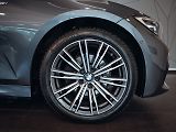 BMW Řada 3 320d Touring xDrive - náhled 26