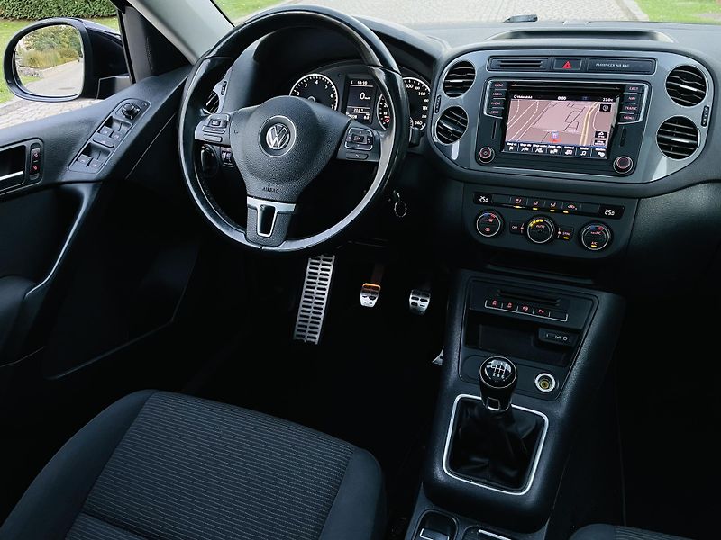 Volkswagen Tiguan 1.4TSI MANUÁL SENZORY TAŽNÉ  - fotka 24 z 45